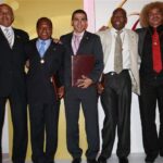 Efraín El Caimán Sánchez: Leyenda que transformó el fútbol Colombiano Efraín El Caimán Sánchez junto a otras figuras del futbol colombiano - futbolred.com