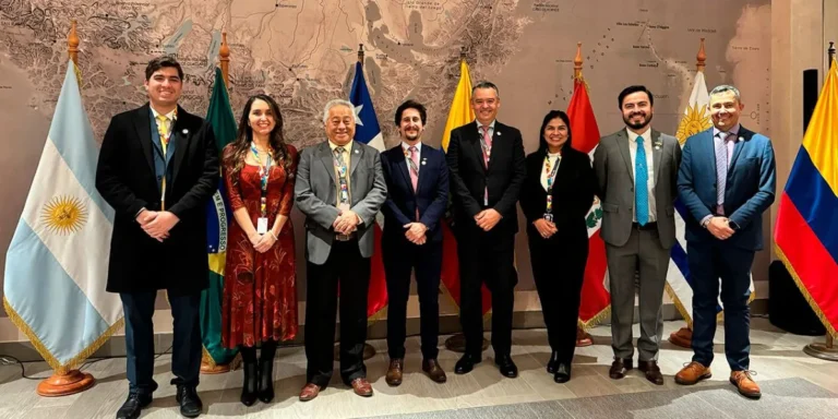 Colombia fortalece su presencia científica en la Antártica